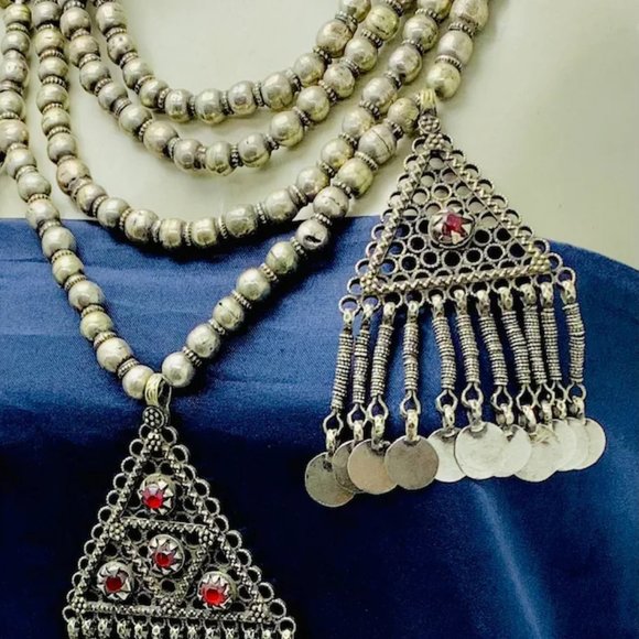 Beaded Layered Necklace, Silver Gypsy Vintage Necklace With Three Dangling - Picture 11 of 14